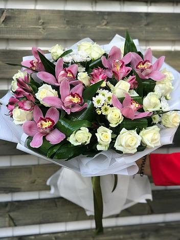 Букет цветов из: Розы и Хризантемы в Почепском